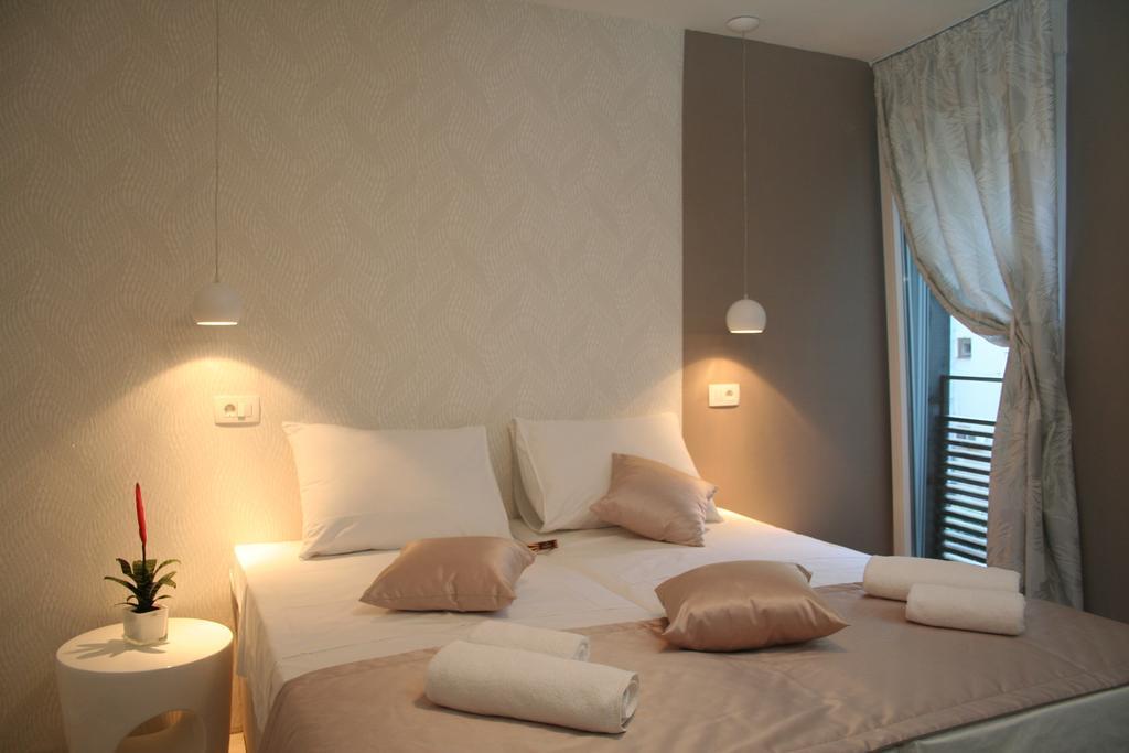 Guest House Teatrin Split Room photo